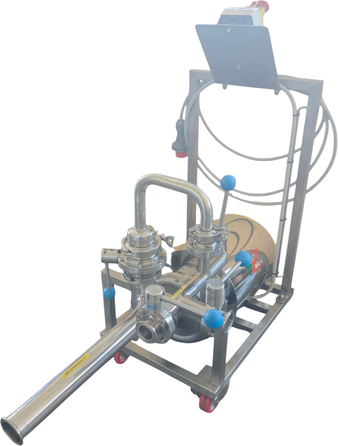 Triblender su carrello predisposto per la sanificazione CIP